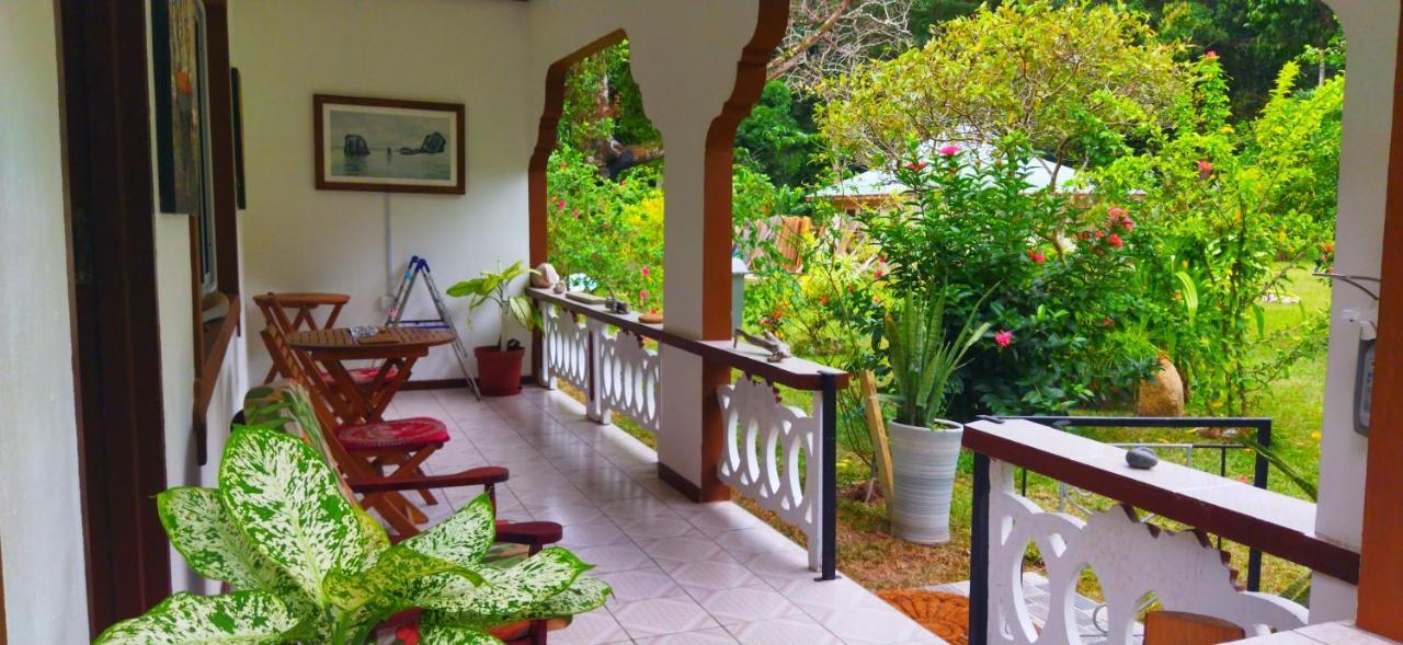 Dan Zoranz Self Catering Guest House La Digue Kültér fotó