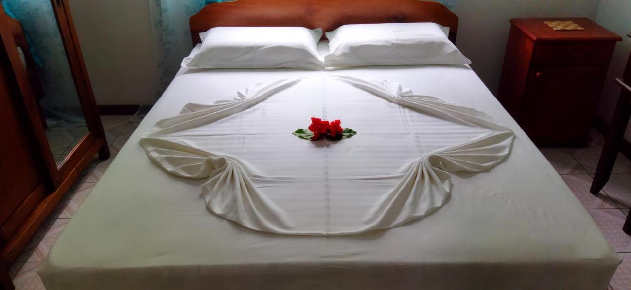 Dan Zoranz Self Catering Guest House La Digue Kültér fotó