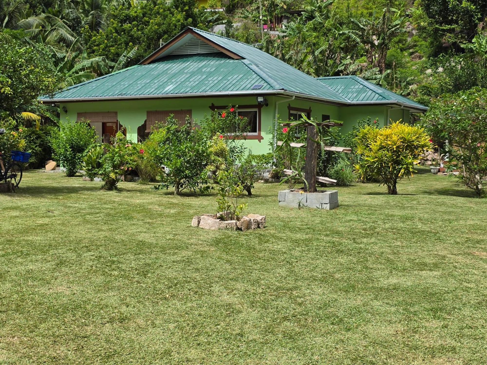 Dan Zoranz Self Catering Guest House La Digue Kültér fotó